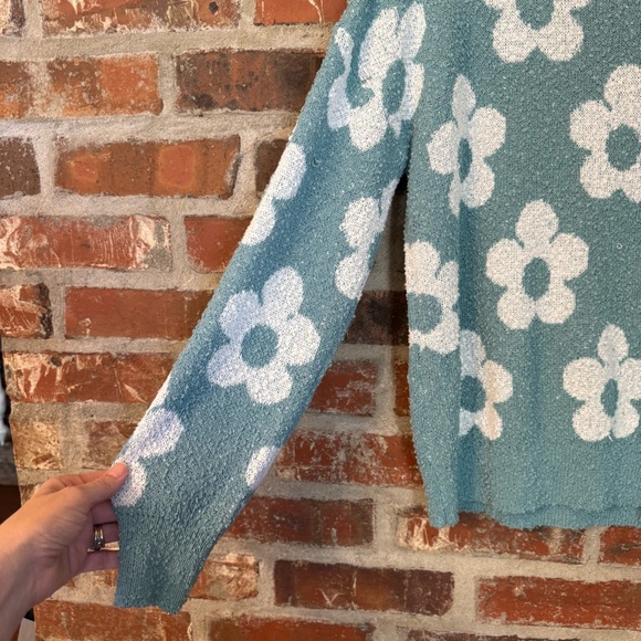 Floral Patterned Green Textured Sweater - Picture 2 of 5